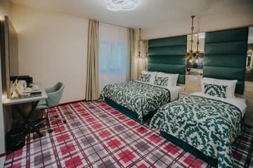 Фото номера Трехместный номер Отель Lostrita - Pastravrie, Hotel &amp; SPA г. Valea Neagră 2